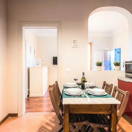 Hostly - La Pera - 2 Bedrooms, Full Center