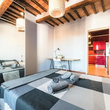 Apartment Hostly - La Pera - 2 Bedrooms, Full Center Pisa